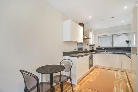 1 bedroom apartment for sale, at Monmouth Court, Coopers Road, London SE1