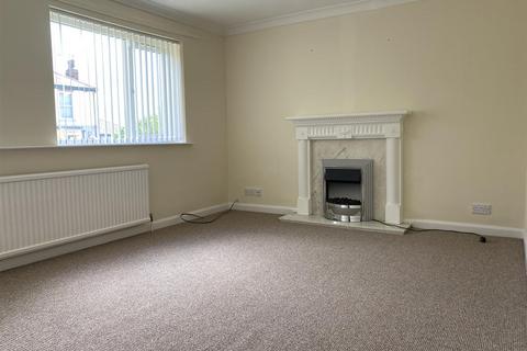 2 bedroom detached bungalow to rent, Aberford Road, Wakefield WF3