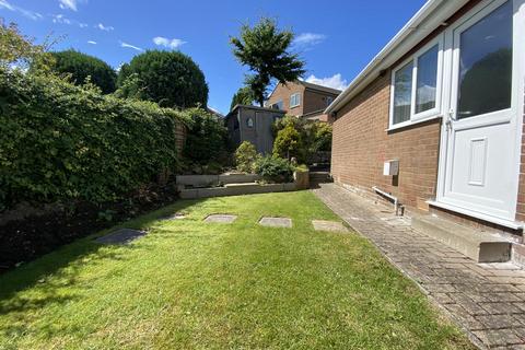 2 bedroom detached bungalow to rent, Aberford Road, Wakefield WF3