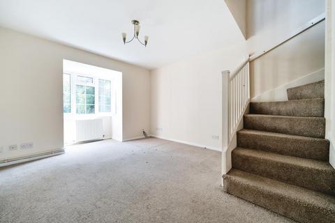 2 bedroom terraced house to rent, Stratford Drive,  Aylesbury,  HP21