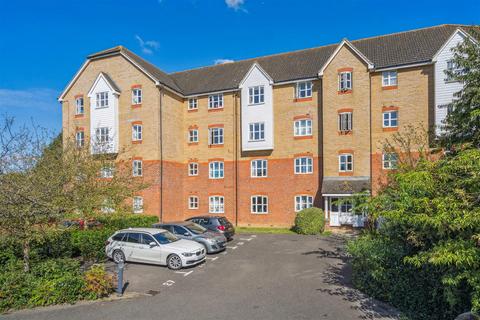 2 bedroom flat for sale, Friarscroft Way, Aylesbury HP20