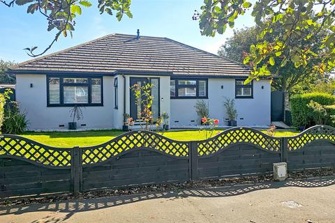 2 bedroom bungalow for sale, White Horses Way, Littlehampton, West Sussex