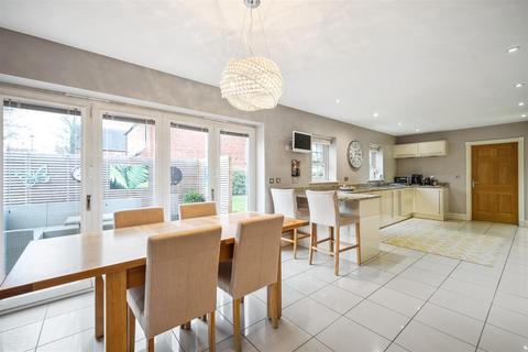 5 bedroom detached house for sale, Willow Grove, Dalton