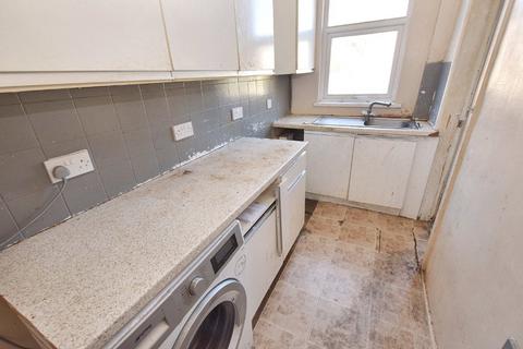 2 bedroom terraced house for sale, Pasture Mount, Leeds, West Yorkshire