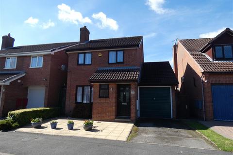 3 bedroom detached house for sale, Guinevere Avenue, Stretton, Burton-On-Trent