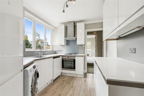 3 bedroom apartment to rent, Mallinson Road, SW11