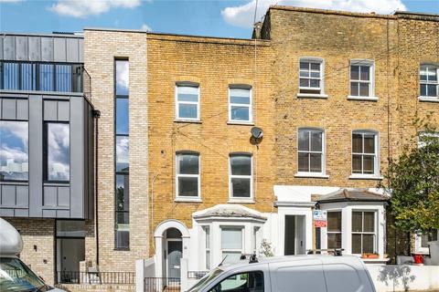 3 bedroom apartment to rent, Mallinson Road, SW11