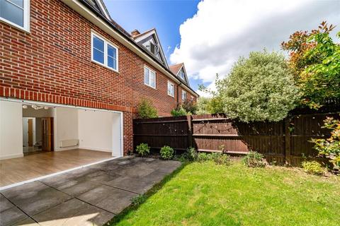 4 bedroom terraced house to rent, Boxgrove Gardens, Guildford GU1