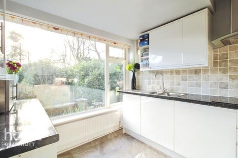 4a, Brambledown Tower Road, Hindhead, GU26 6SP