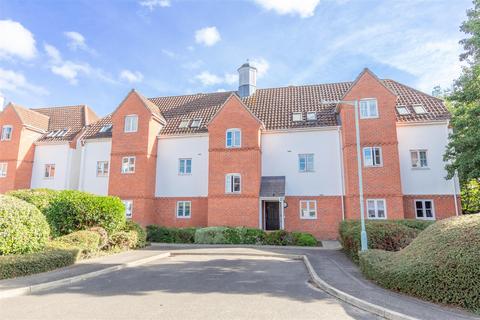 2 bedroom apartment to rent, Manor Farm Close, Haverhill CB9