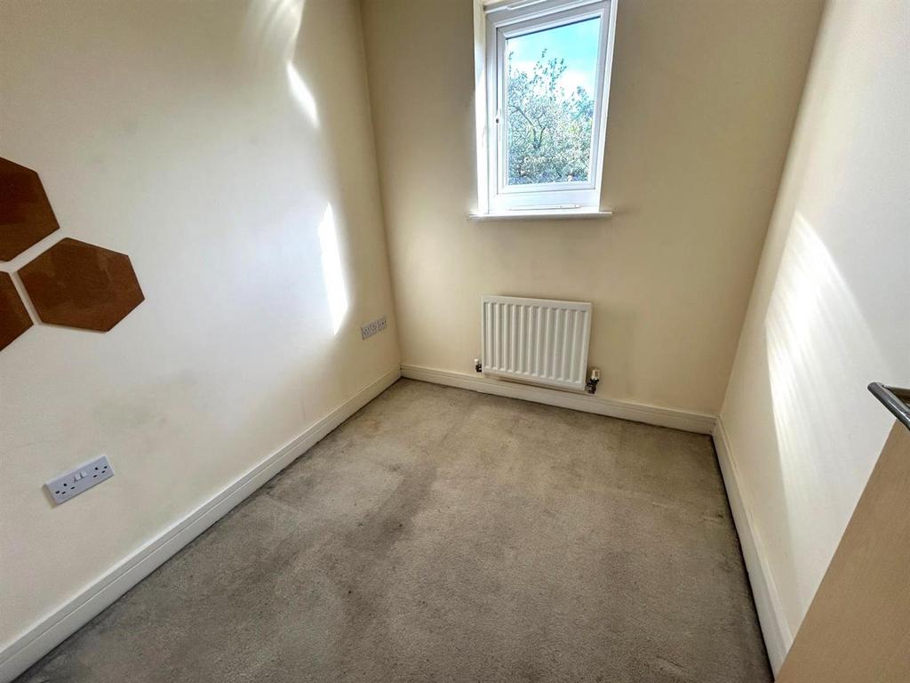 Bedroom 4.jpg