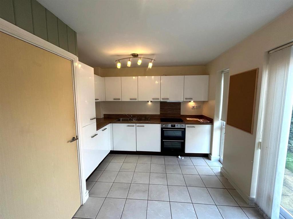 Kitchen 3.jpg