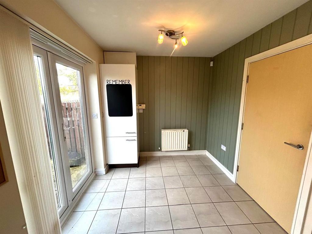 Kitchen 2.jpg