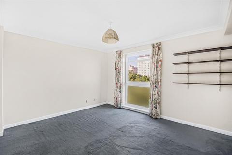 2 bedroom flat to rent, Manor Park Road, Sutton