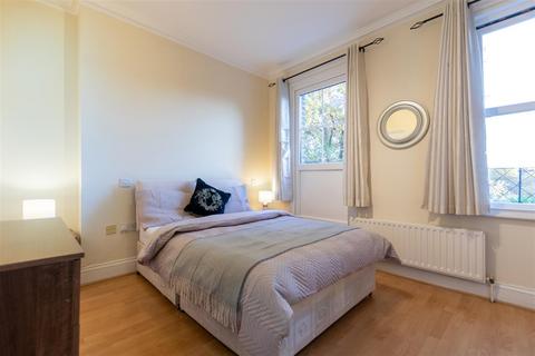 3 bedroom apartment to rent, Elgin Avenue, Maida Vale, W9