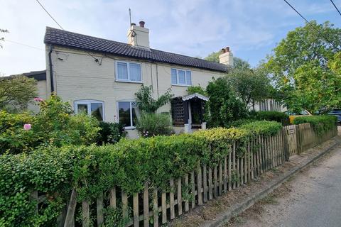 5 bedroom detached house for sale, Norwich Road, Harleston, IP20 0BD
