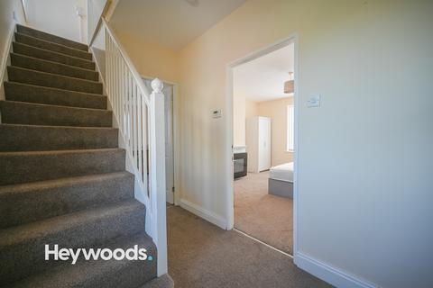 4 bedroom semi-detached house to rent, Buxton Avenue, Newcastle-under-Lyme, Staffordshire