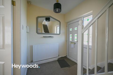 4 bedroom semi-detached house to rent, Buxton Avenue, Newcastle-under-Lyme, Staffordshire