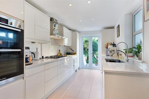 167 Hook Road, Epsom, KT19 8TU