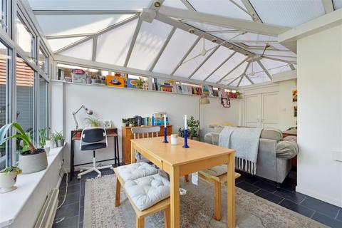 167 Hook Road, Epsom, KT19 8TU