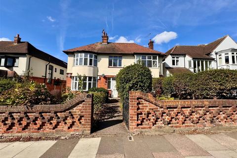 2 bedroom ground floor flat to rent, Chalkwell Avenue, Westcliff-On-Sea