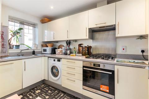 46 Schoolgate Drive, Morden, SM4 5BF