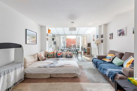 46 Schoolgate Drive, Morden, SM4 5BF