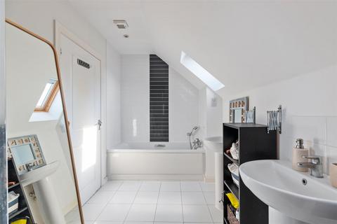 46 Schoolgate Drive, Morden, SM4 5BF
