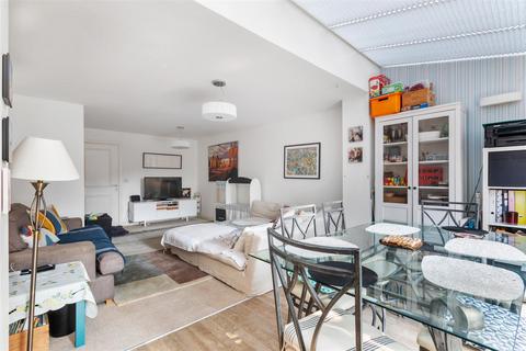 46 Schoolgate Drive, Morden, SM4 5BF
