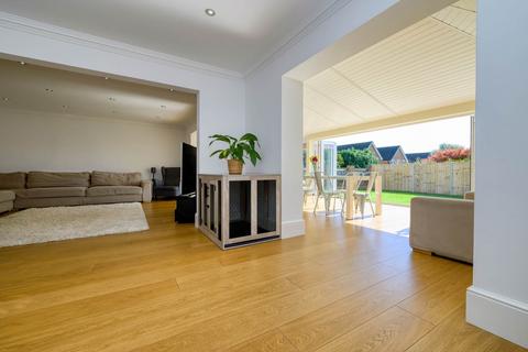 2 Maytree Walk, Caversham, Reading, RG4 6LZ