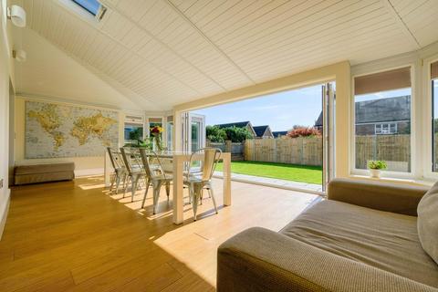 2 Maytree Walk, Caversham, Reading, RG4 6LZ