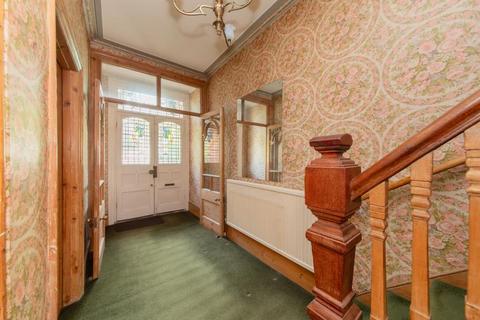 3 Dukes Avenue, London, N3 2DE
