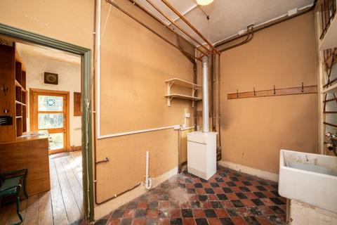 3 Dukes Avenue, London, N3 2DE