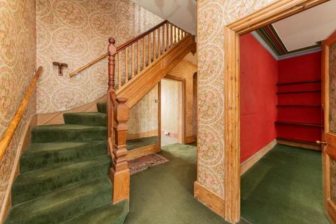 3 Dukes Avenue, London, N3 2DE