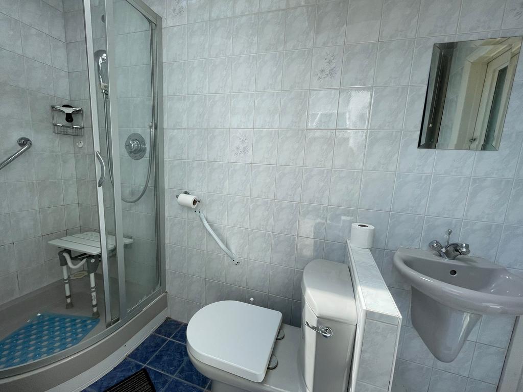 Guest WC/Shower Room
