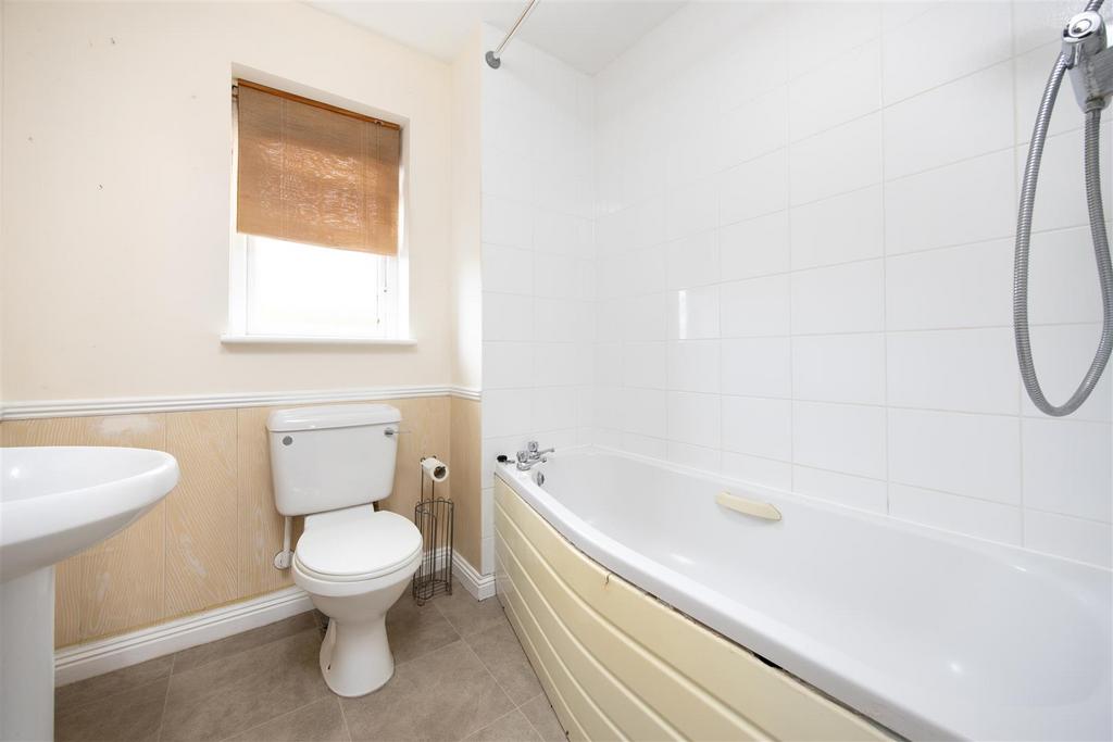 6 Walmesley Chase Trowbridge BA14 7 HY (12).jpg