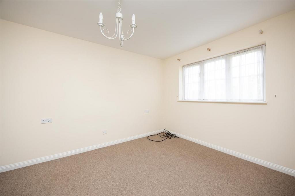 6 Walmesley Chase Trowbridge BA14 7 HY (13).jpg