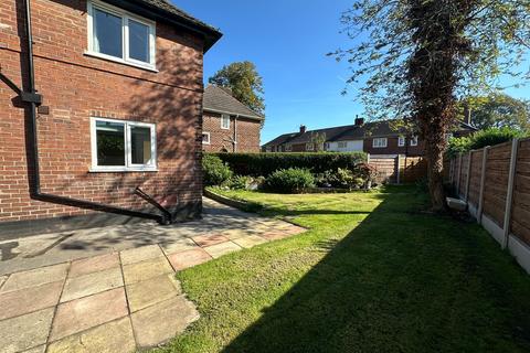 3 bedroom end of terrace house to rent, Manchester, Manchester M23