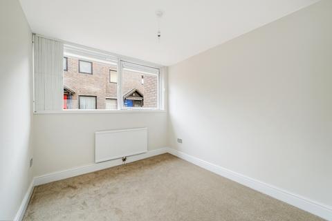 4 bedroom maisonette to rent, Camelford Walk London W11