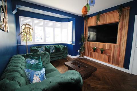 1 Ashvale Drive, Upminster, RM14 3LX