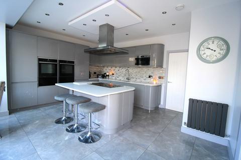 1 Ashvale Drive, Upminster, RM14 3LX