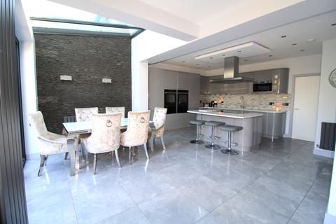 1 Ashvale Drive, Upminster, RM14 3LX