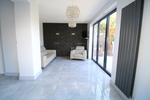 1 Ashvale Drive, Upminster, RM14 3LX