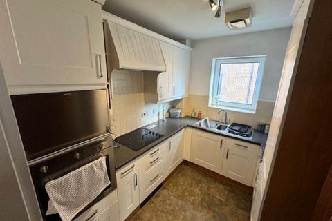 2 bedroom flat to rent, Ty-Gwendollen , Marconi Avenue , Penarth