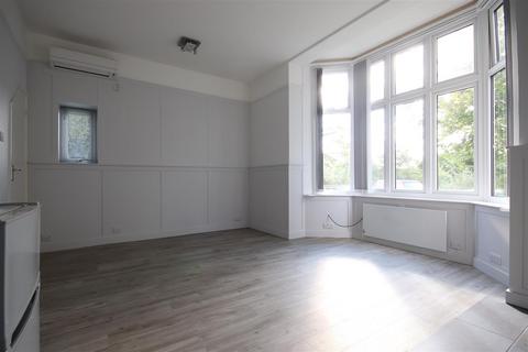 Studio to rent, East Bank Road, Brockenhurst