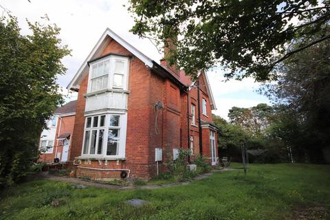 Studio to rent, East Bank Road, Brockenhurst