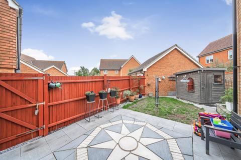 3 bedroom detached house for sale, George Walk, Kemsley, Sittingbourne, Kent, ME10