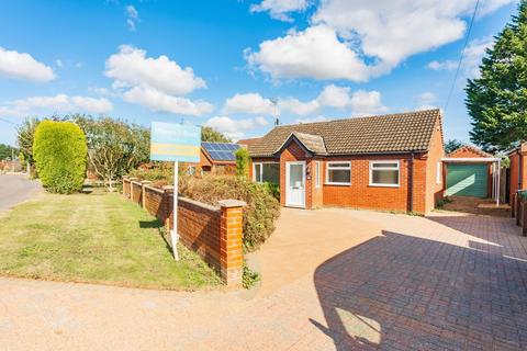 2 bedroom detached bungalow to rent, Low Bungay Road, Loddon, NR14