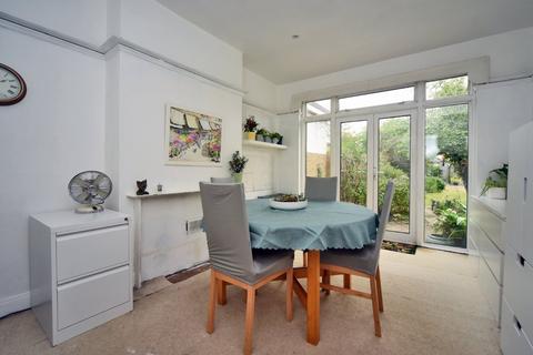 6 Morningside Road, Worcester Park, KT4 8LQ
