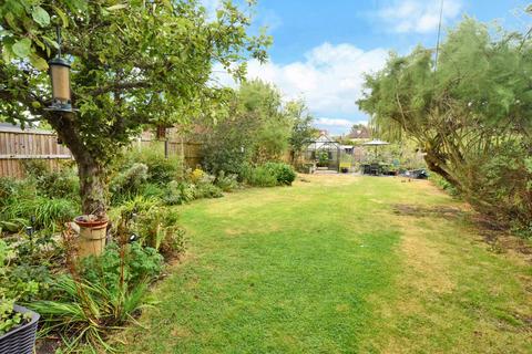 6 Morningside Road, Worcester Park, KT4 8LQ